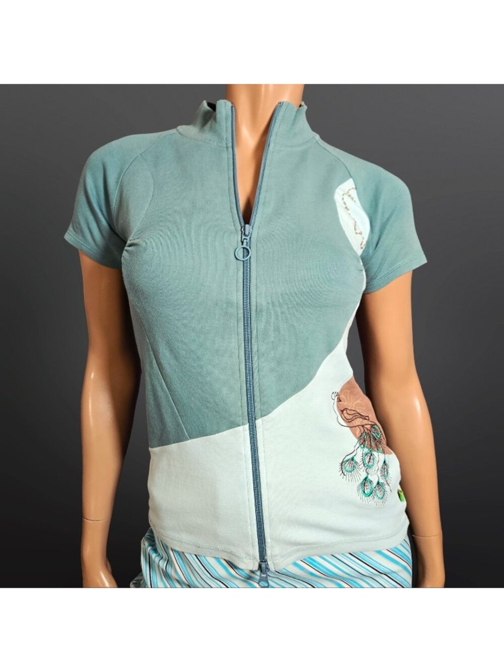 Y2K Short sleeve Full Zip Activewear Jacket Size M Blue Green Embroidered 2000s